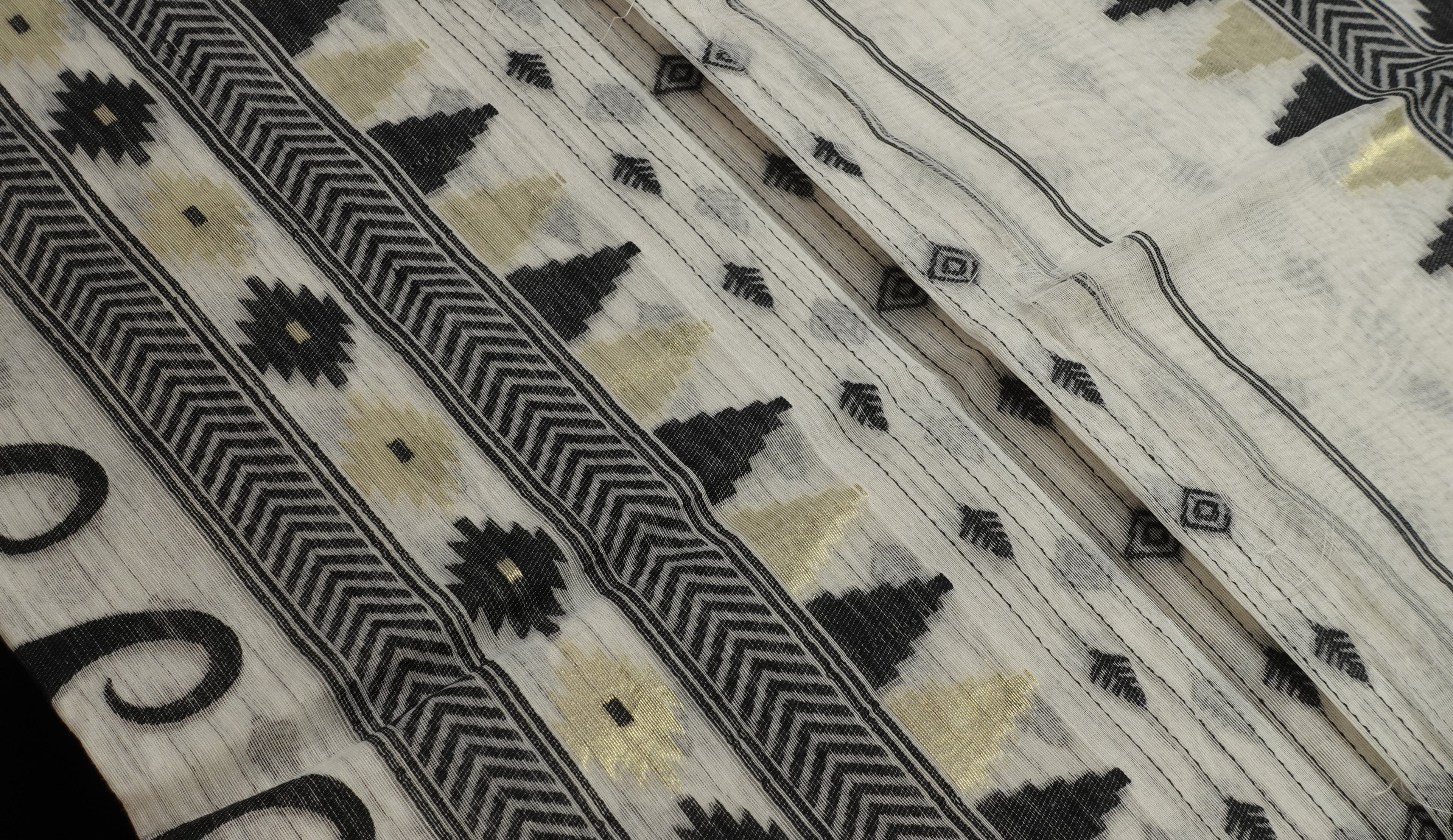 Off-White Pure Cotton Hazaarbuti Jamdani